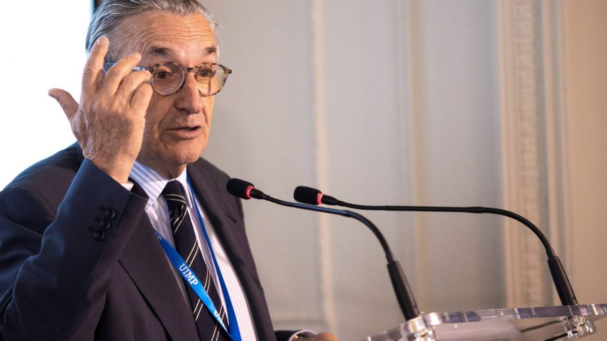 La CNMC propone un recorte del 7% de la retribución regulada de las eléctricas y del 17,8% del gas