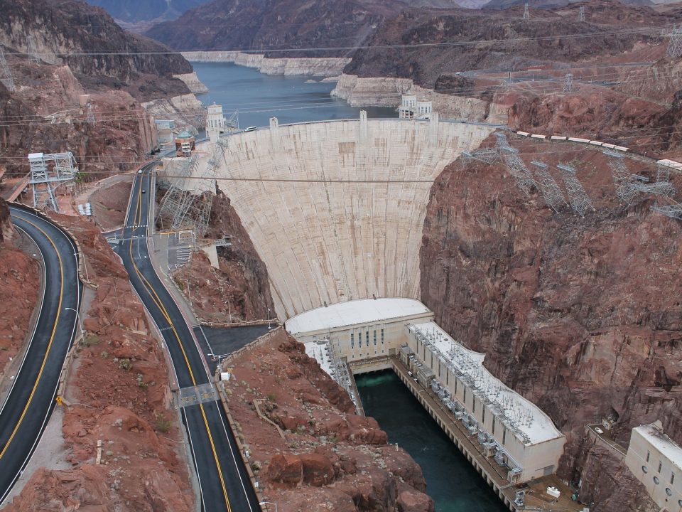 El Gobierno se queda, de momento, sin construir su central hidroeléctrica de gestión pública
