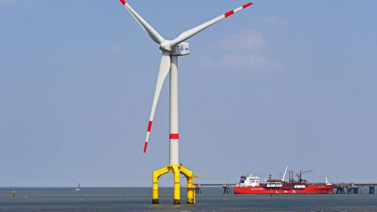 Vestas le gana la partida a Siemens Gamesa y GE y suministrará 4,2 GW de su turbina de 15MW a Vattenfall para uno de los mayores parques de eólica marina del mundoLa patronal eólica europea frena los pies al Gobierno: se instalarán 16 GW nuevos de eólica terrestre y sólo 1 GW de marina flotante a 2030