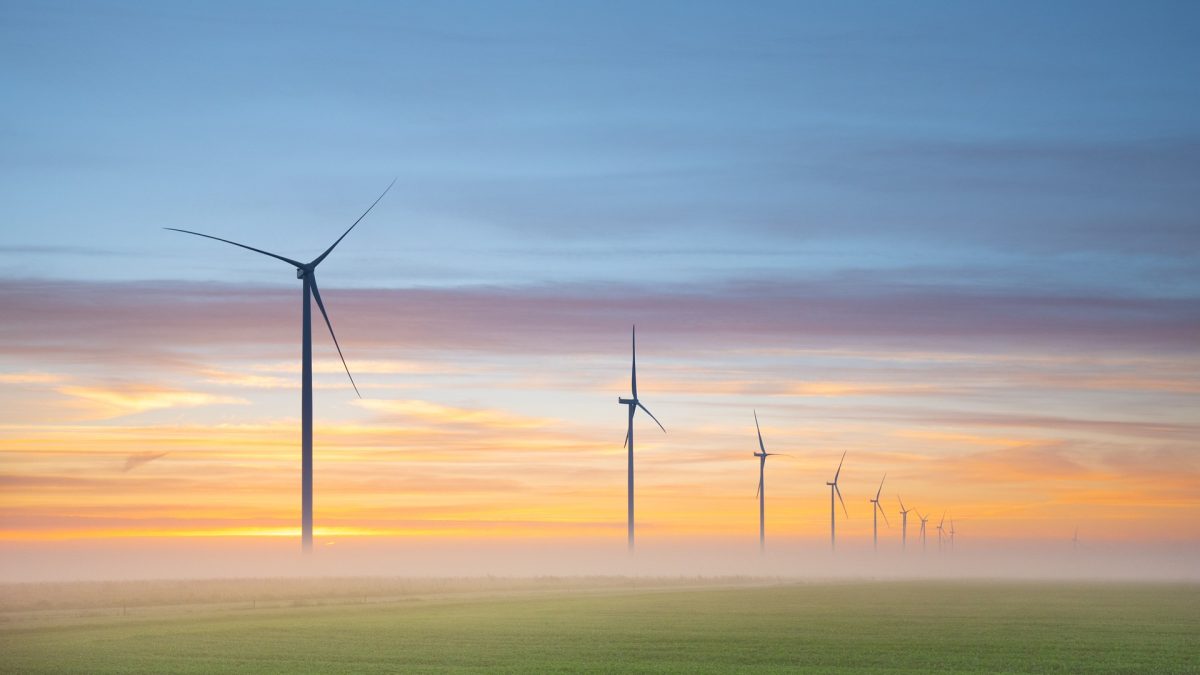 España bate récord de renovables con la demanda eléctrica más baja de los últimos 20 años incluida la pandemia