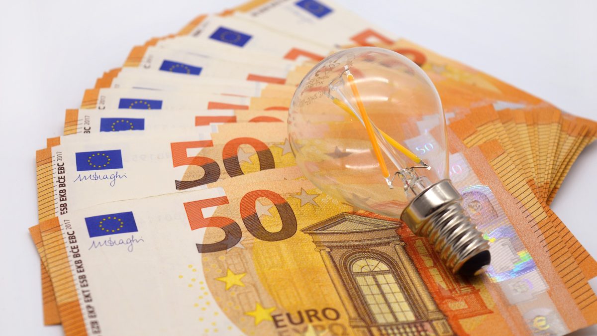 El precio de la luz marcará este jueves su máximo diario en 2024, con 120,37 euros/MWh