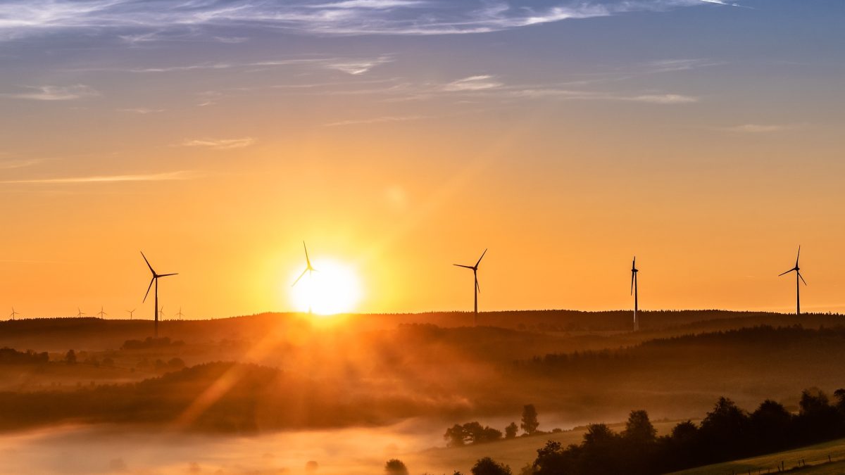 La electricidad podría bajar en abril a 20 euros si el viento aporta más del 25% al mix