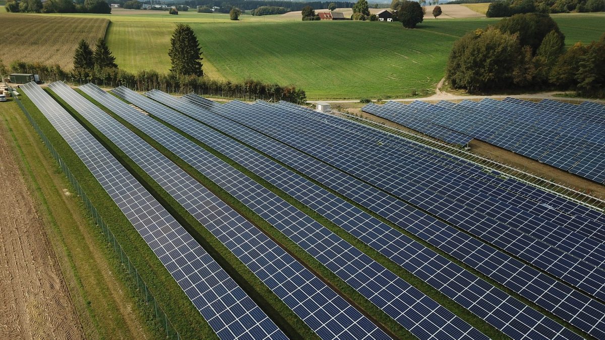 Iberdrola recibe ‘luz verde’ para construir su megaplanta fotovoltaica en Granada