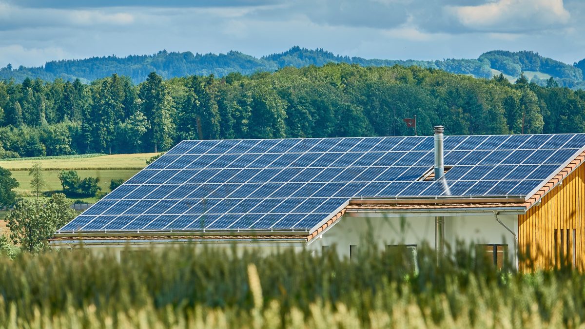 Las instalaciones mundiales de energía solar crecerán un 17% hasta los 462 GW en 2024