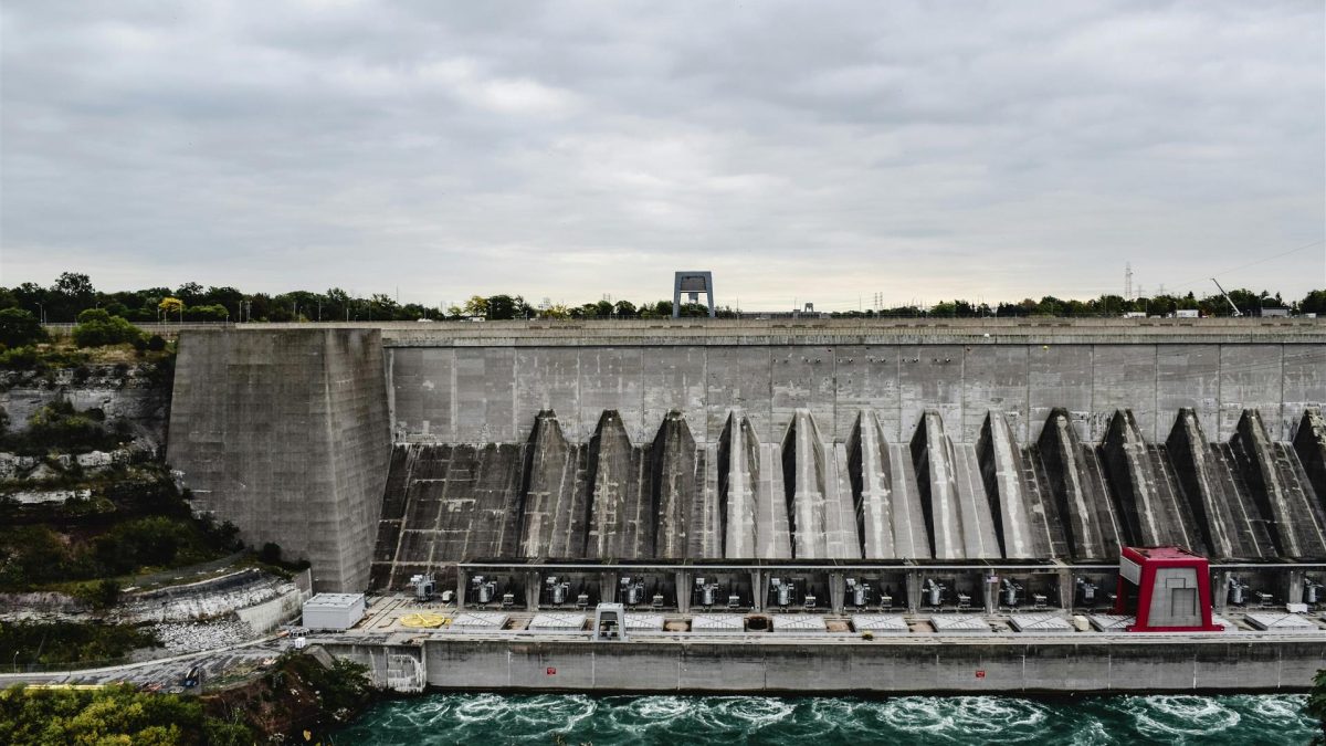 Una hidroeléctrica de récord llena sus embalses a un ritmo endiablado y ayudará a alargar los precios bajos de la electricidad durante el año